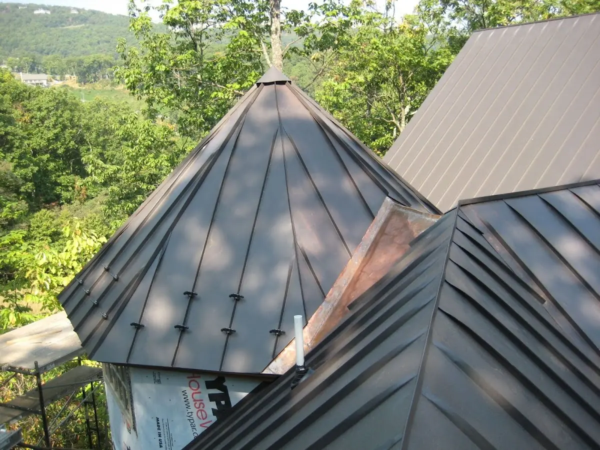 Professional Gutter Cleaning by Craftsman Roofing in Tres Robles